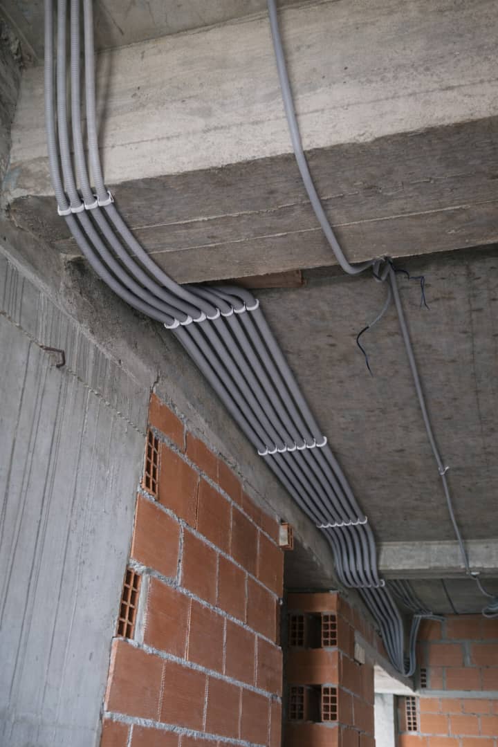 Commercial building exterior lighting