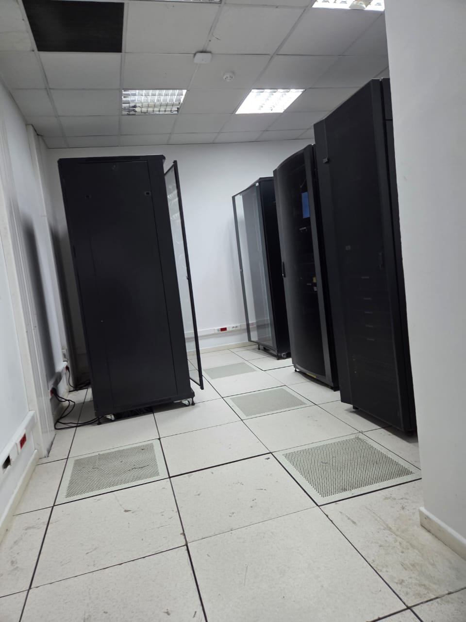 Commercial building interior lighting installation