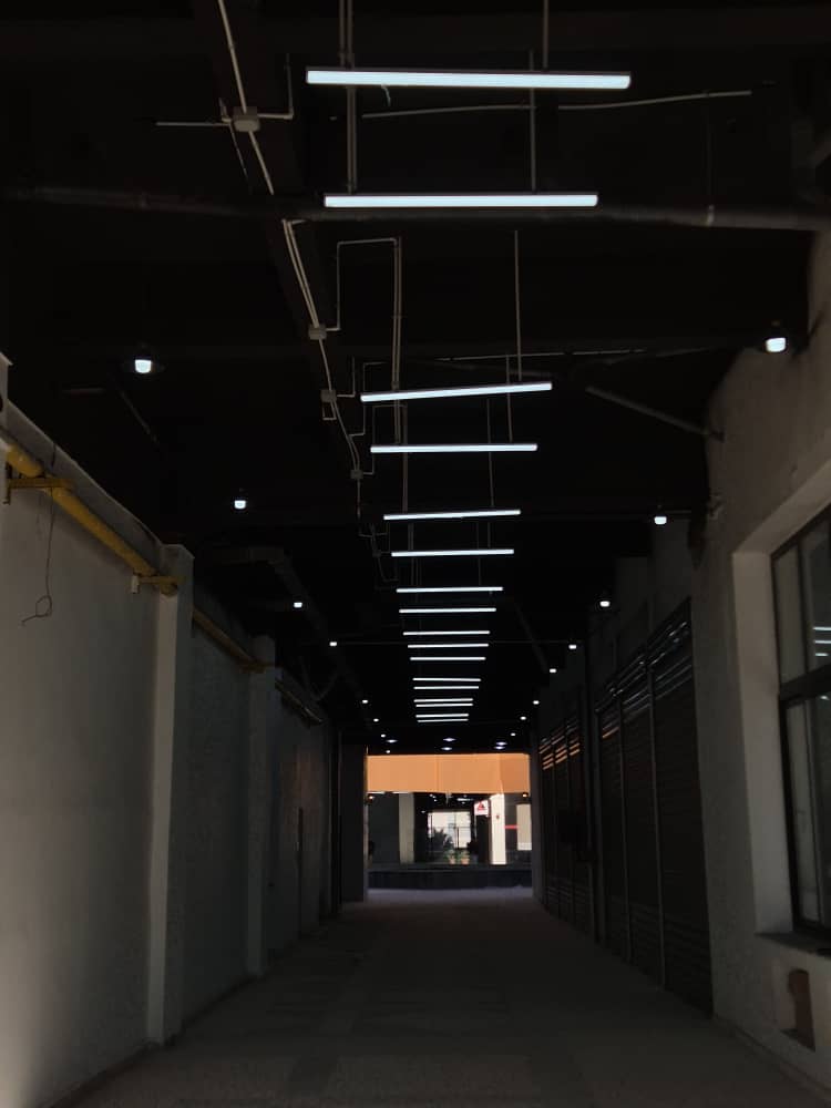 Commercial building exterior lighting
